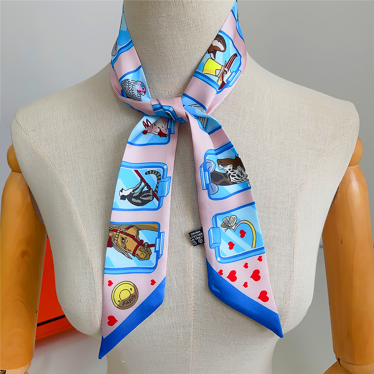 Brand Design Twill 100% Silk S - Scarf Silk Square reseña y precio