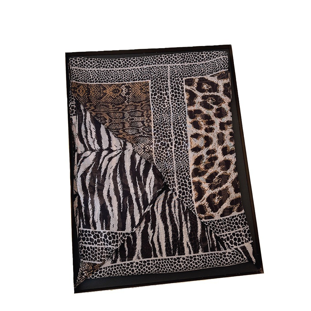 Leopard Small Long Silk Scarf  - Silk Tie Striped reseña y precio