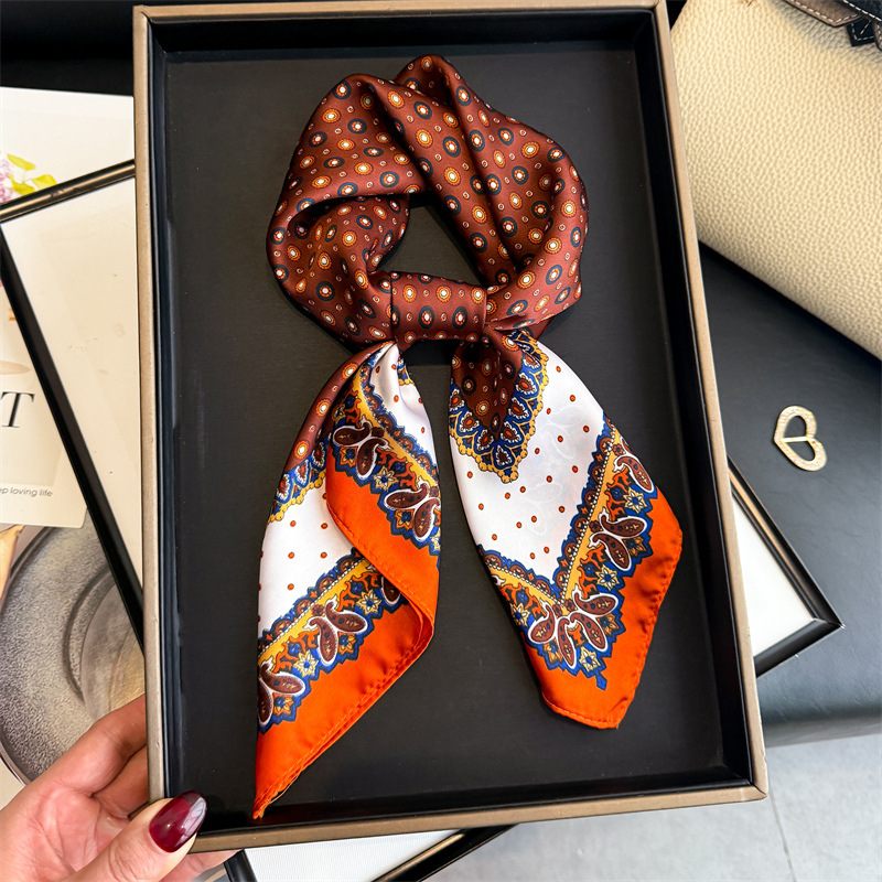 New Design Dot Paisley Print S - Silk Neck Scarf reseña y precio