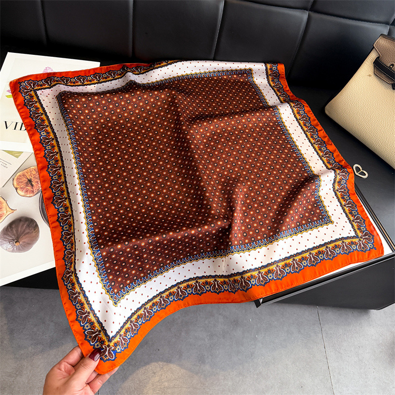 New Design Dot Paisley Print S - Silk Neck Scarf reseña y precio