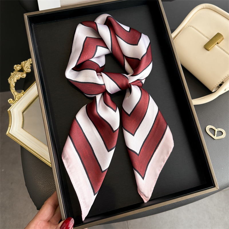 Satin Silk Geometric Stripe Pr - Face Scarf Mask reseña y precio
