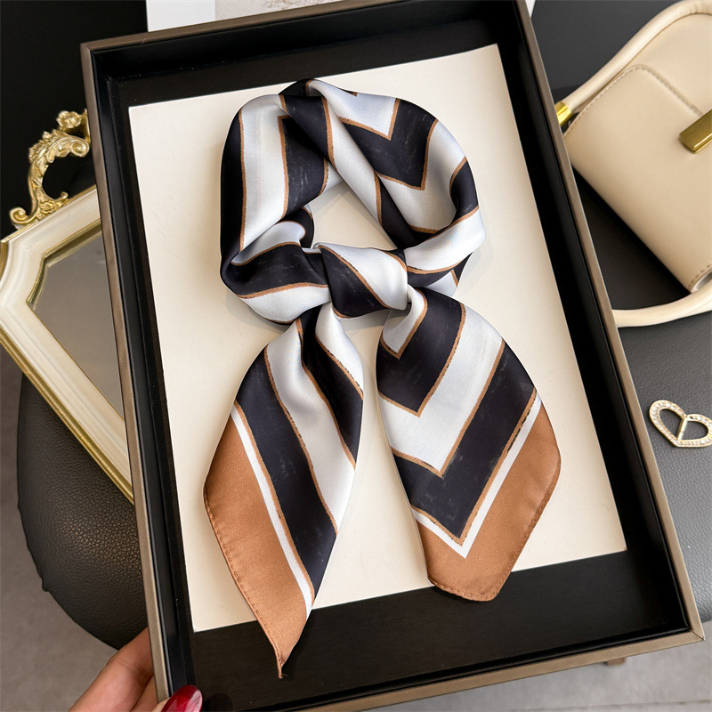 Satin Silk Geometric Stripe Pr - Face Scarf Mask reseña y precio