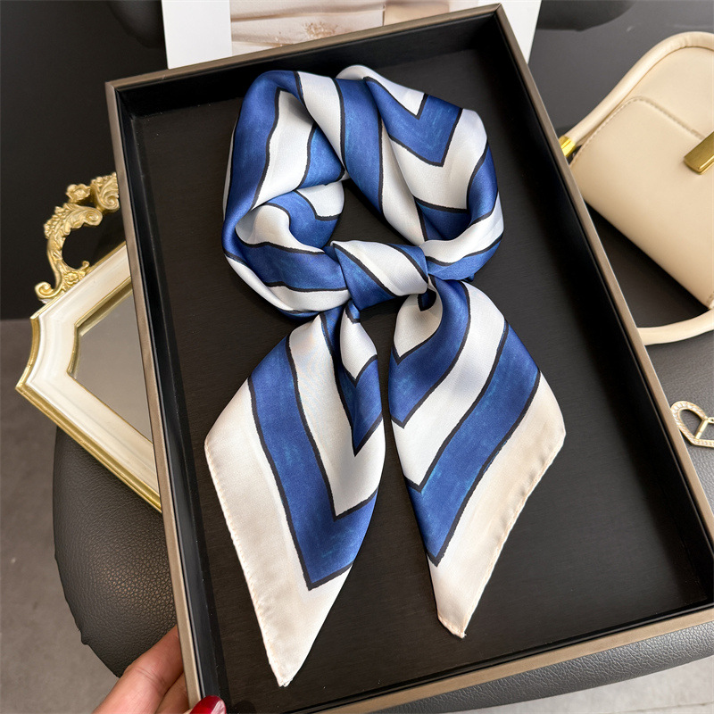 Satin Silk Geometric Stripe Pr - Face Scarf Mask reseña y precio