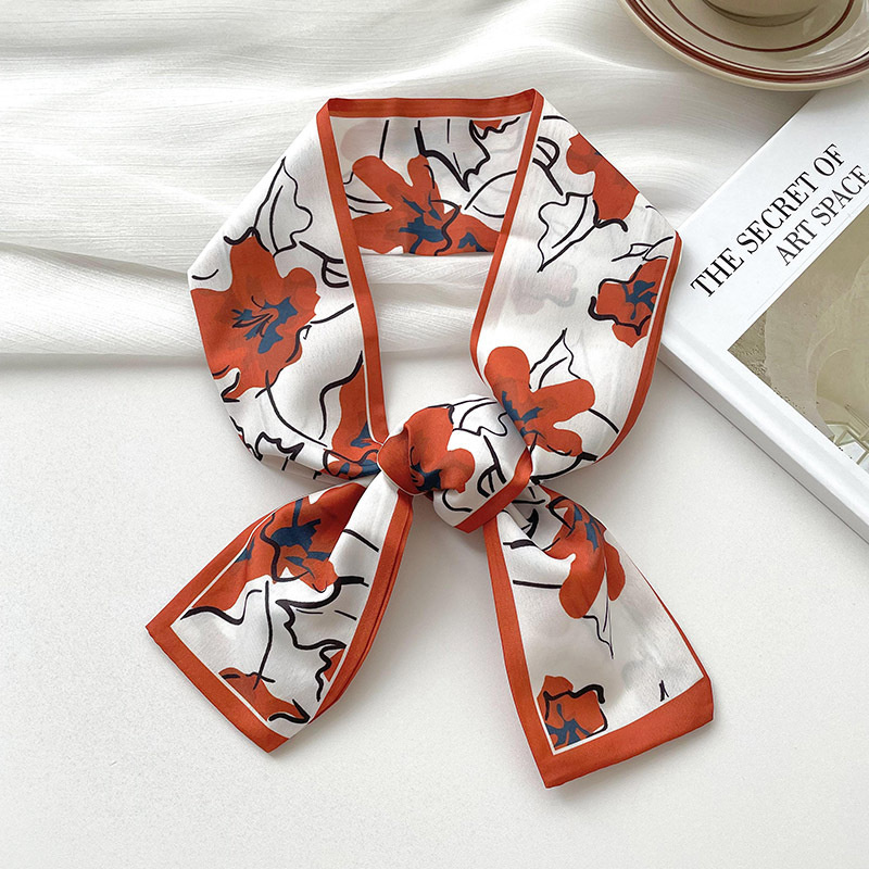 New luxury Brand Model Small S - Silk Neck Scarf reseña y precio